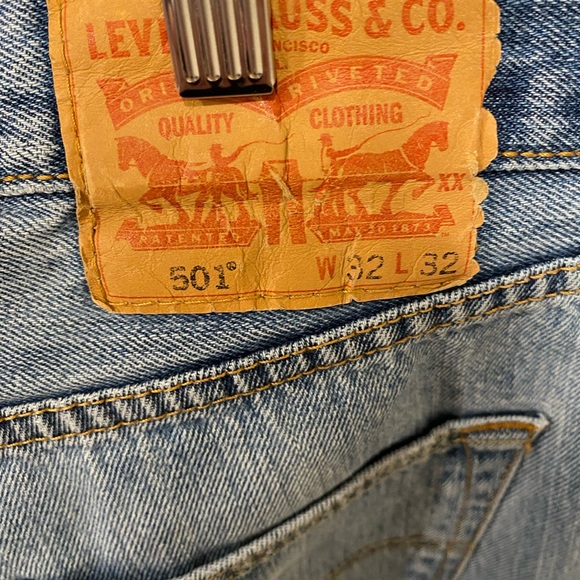 Vintage Levi’s 501 Jeans - Picture 7 of 7